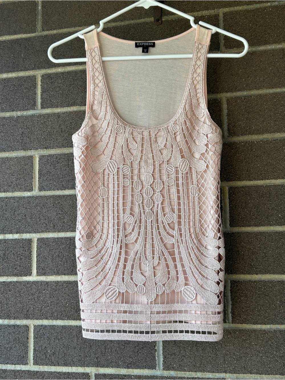 Express XS Tank | Blush Pink Geometric Lace Overlay